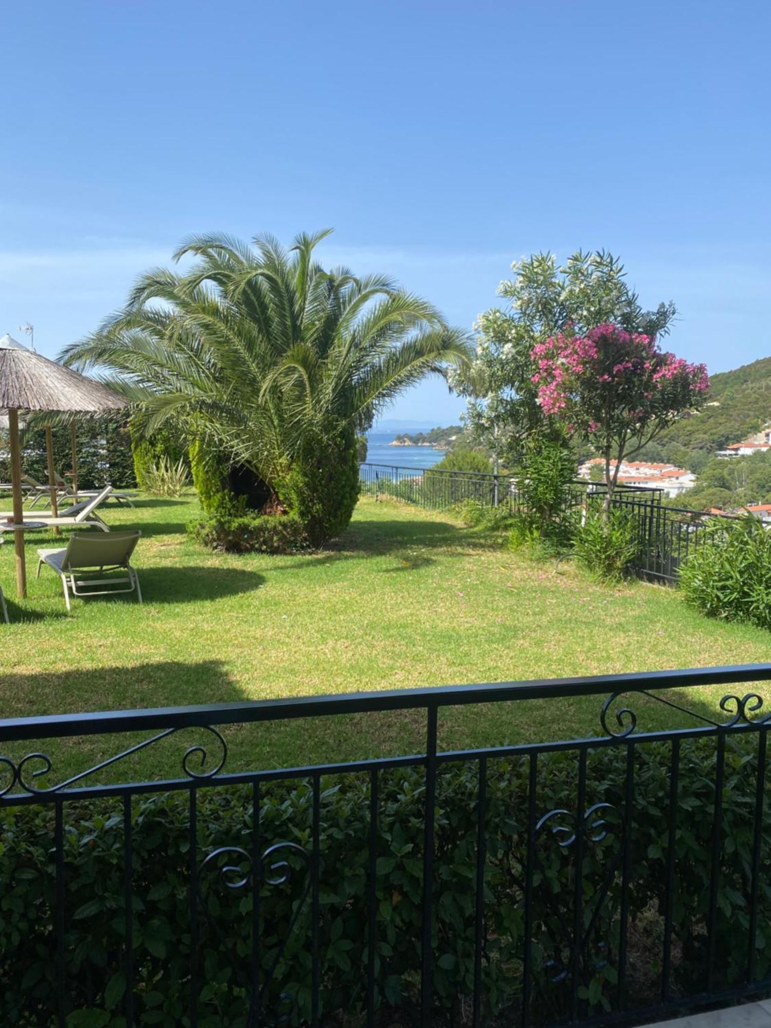Villa Xanthippi Ayía Paraskeví Exterior foto
